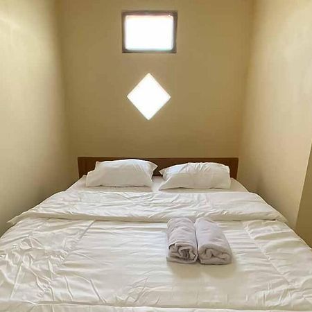 Palace Syariah Homestay Redpartner Баньюванги Экстерьер фото