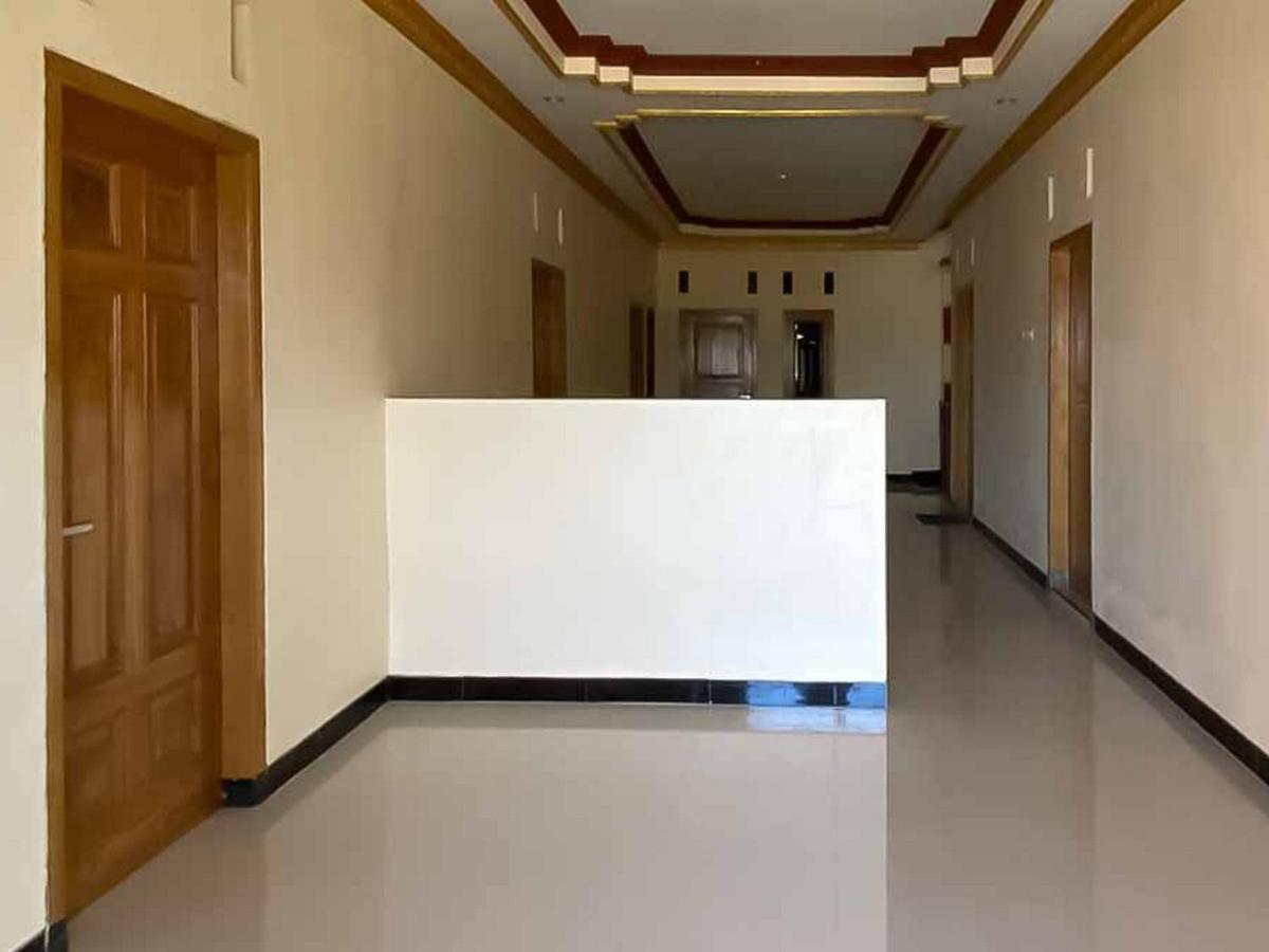Palace Syariah Homestay Redpartner Баньюванги Экстерьер фото