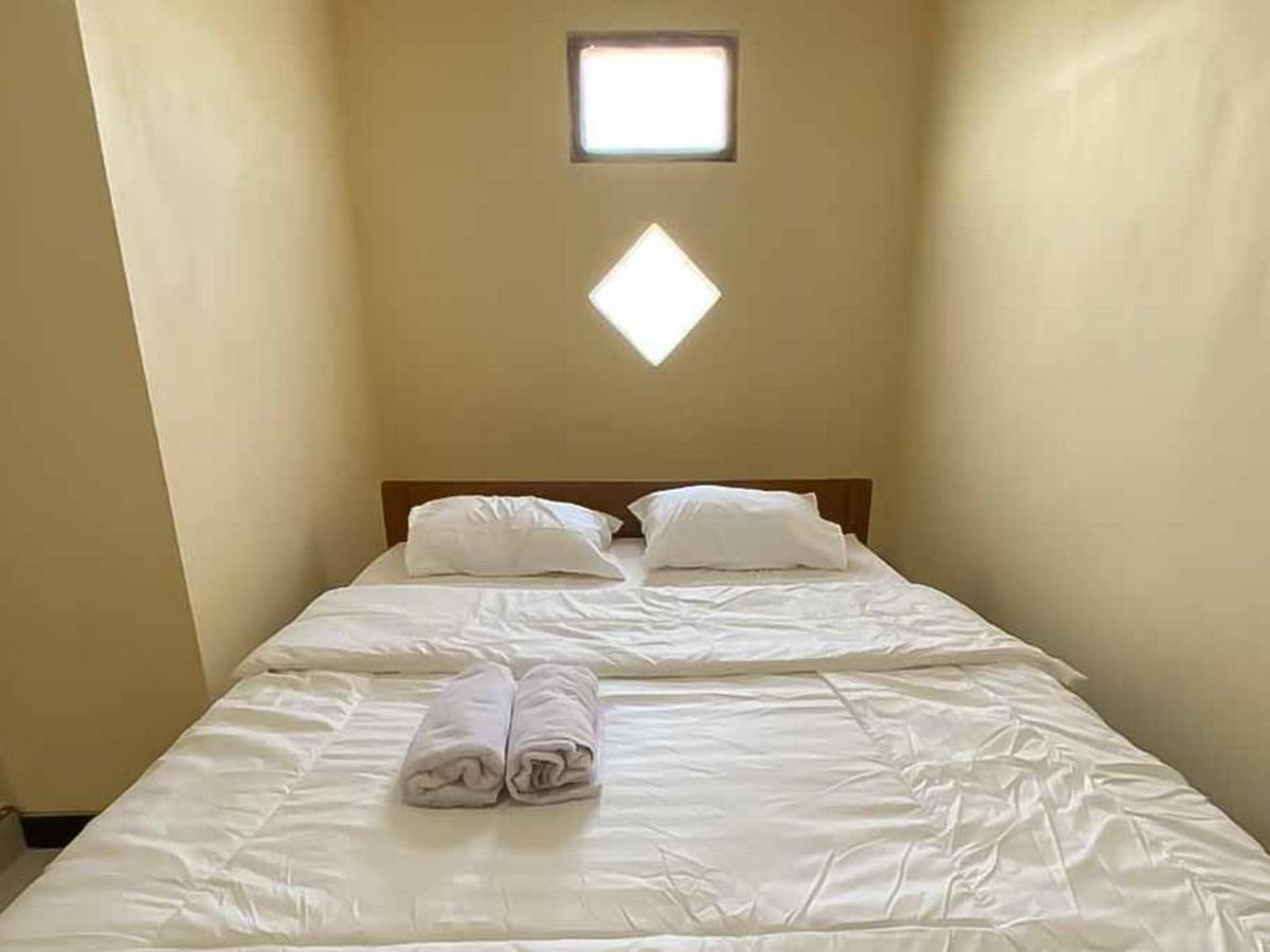 Palace Syariah Homestay Redpartner Баньюванги Экстерьер фото