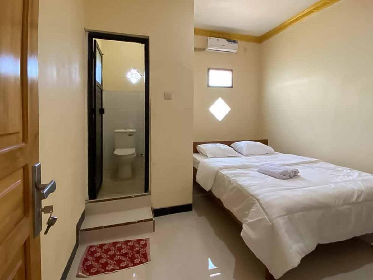 Palace Syariah Homestay Redpartner Баньюванги Экстерьер фото