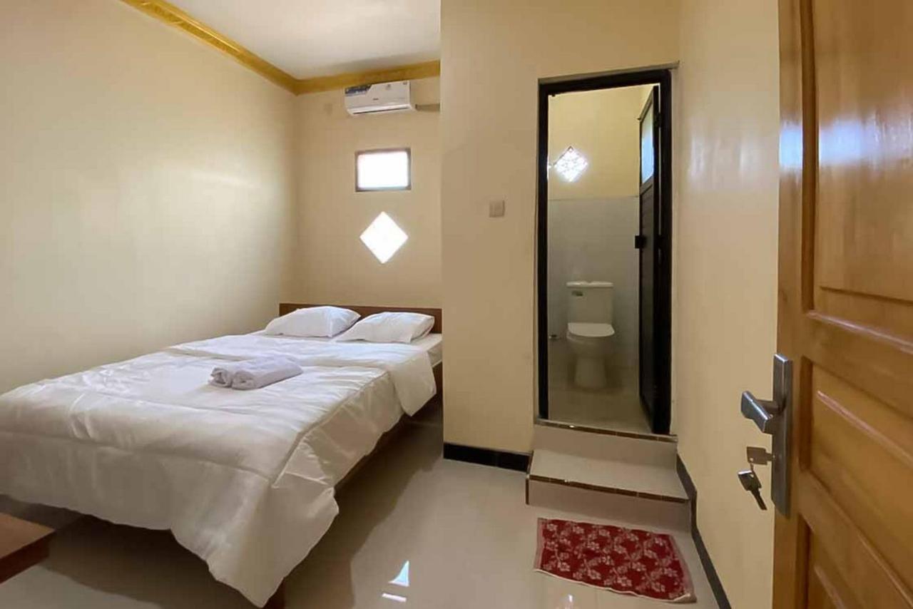 Palace Syariah Homestay Redpartner Баньюванги Экстерьер фото
